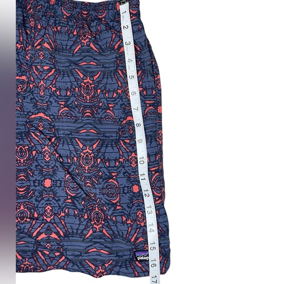 Patagonia 2 pocket, mesh lined, swim suit-Boys XL - Picture 4 of 5